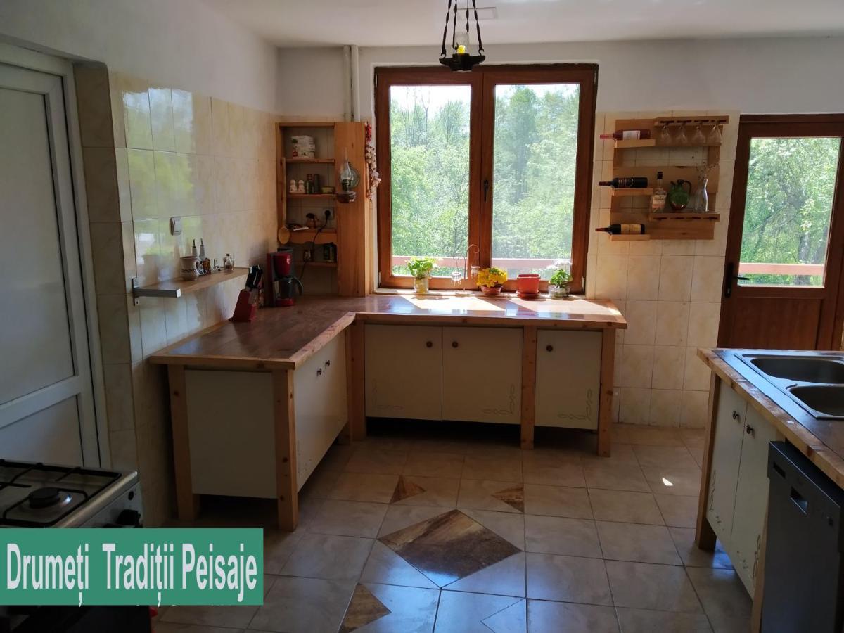 La Trovantzi Horezu Exteriér fotografie